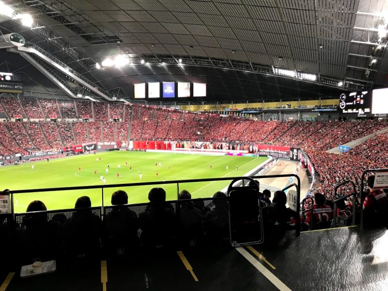 スタジアムでの試合観戦で利用するiOSアプリ/Androidアプリ開発