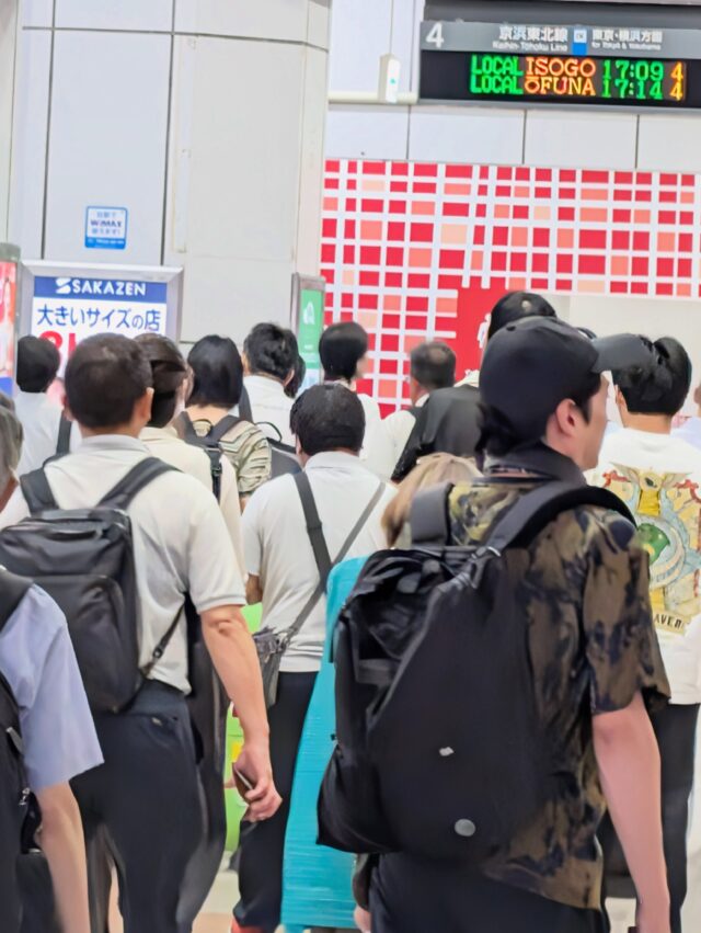 先週は複数のスタッフで秋葉原の超大手企業様(グループ年商合計3000億円)に定期往訪お打ち合わせ。お客様の95%が直接取引なので、上流部から企画や仕様について打ち合わせすることが弊社の強みです。またそういう強みがあるからこそ、ほとんどが直接お取引いただいています。