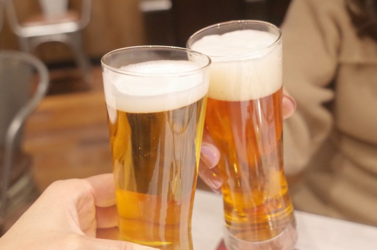 先日入社したばかりのADに「ビールはビールにもおしっこにも見えるから気をつけよう」と伝えた話。
